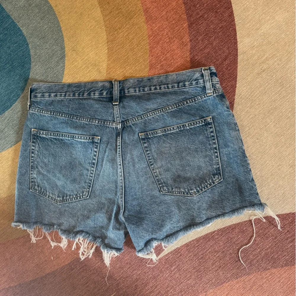 GAP Low Stride Short